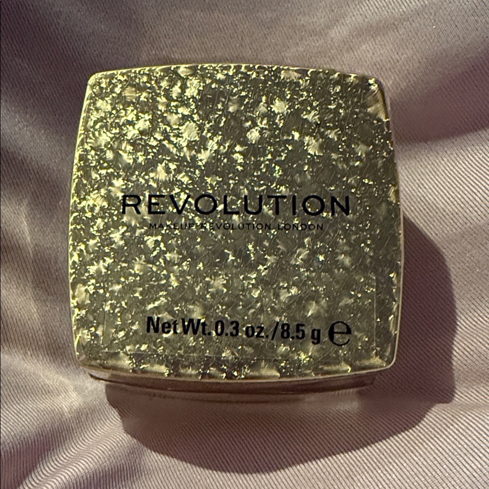 Revolution Shimmering Gold Makeup Compact
